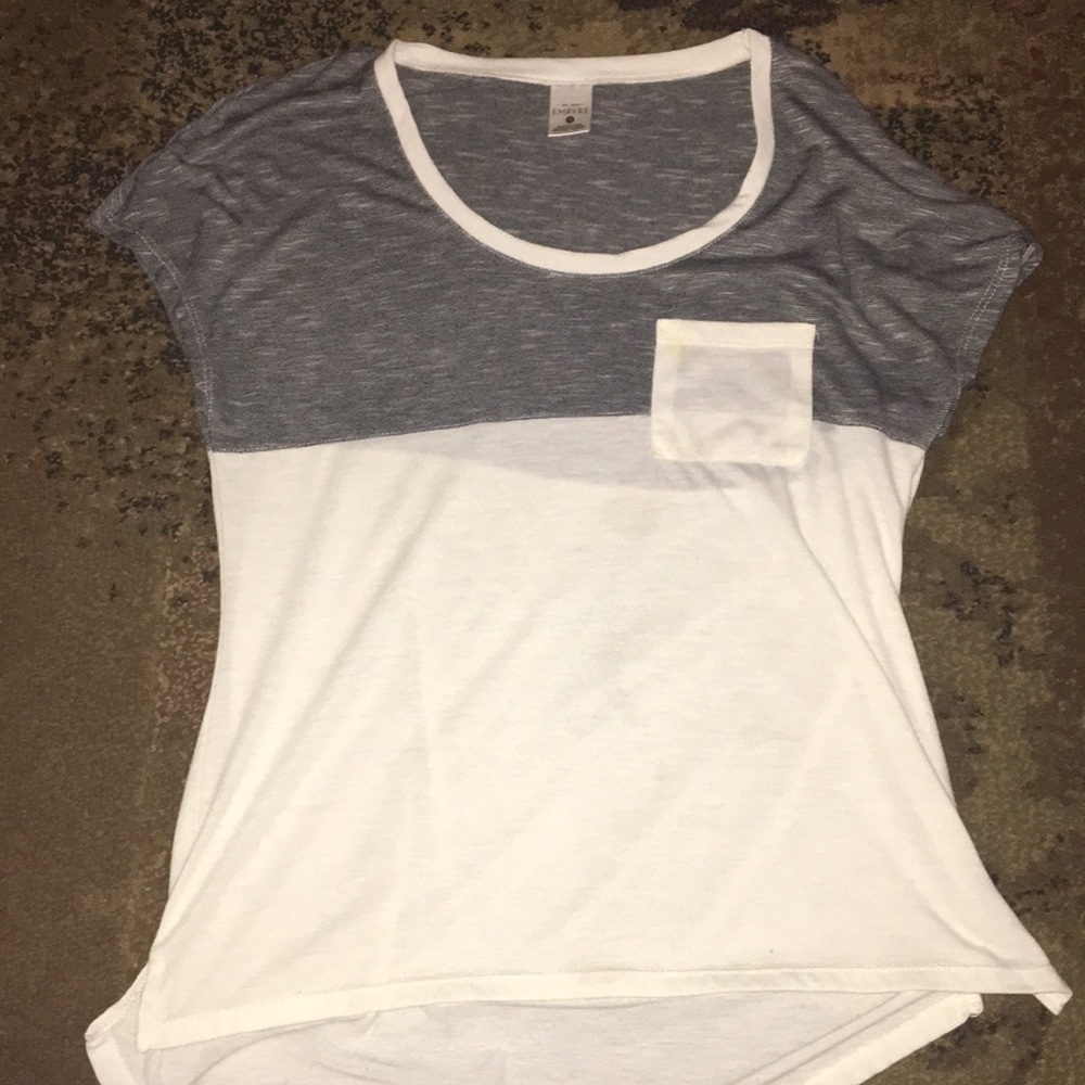 Grey and white pocket t shit